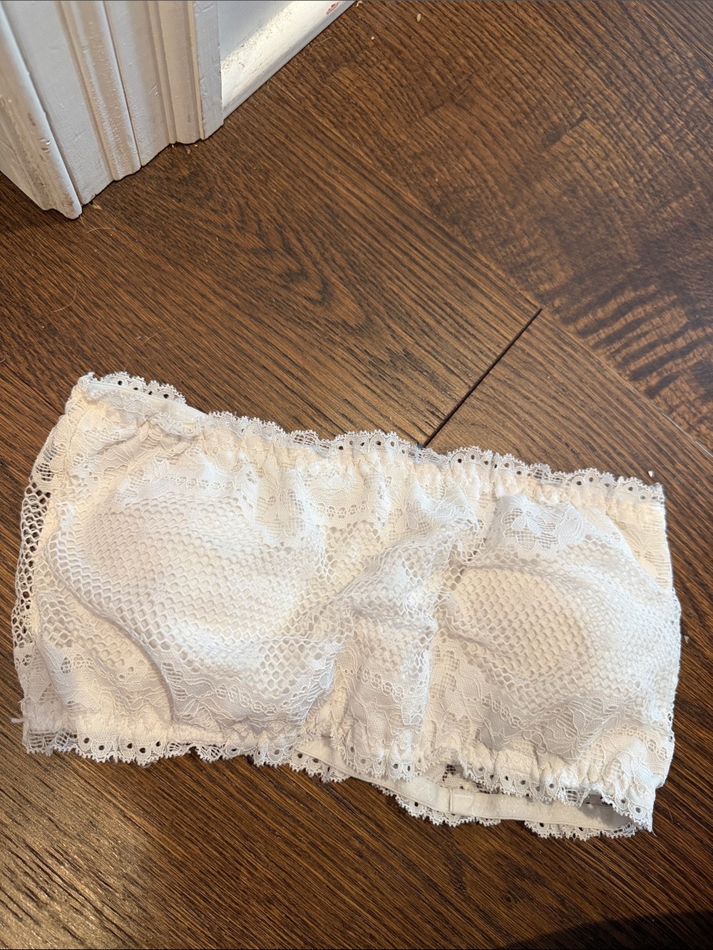 Lace Strapless Bandeau Bralette - White